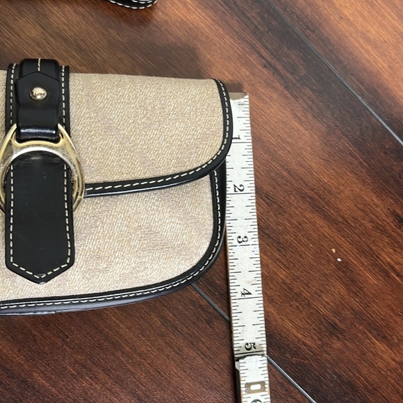 Dooney & Bourke Fabric and Leather Wristlet Clutch Coin Purse Buckle - Picture 13 of 15